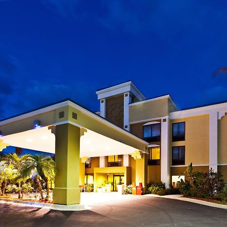 Holiday Inn Express Vero Beach-West I-95 By Ihg Bagian luar foto
