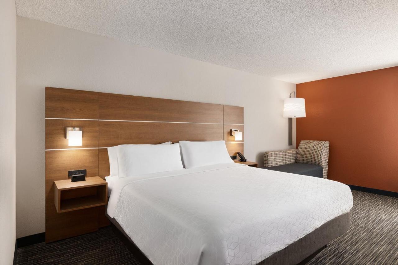 Holiday Inn Express Vero Beach-West I-95 By Ihg Bagian luar foto