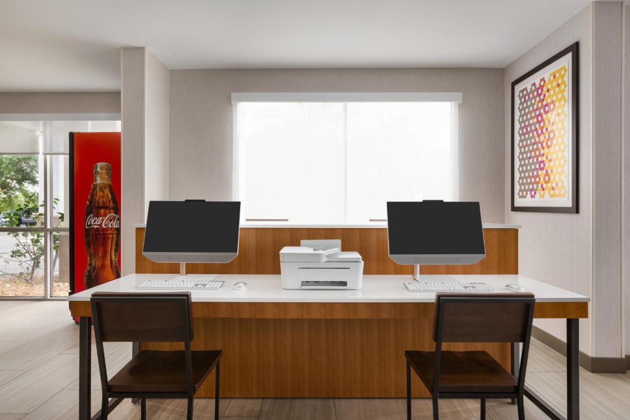 Holiday Inn Express Vero Beach-West I-95 By Ihg Bagian luar foto