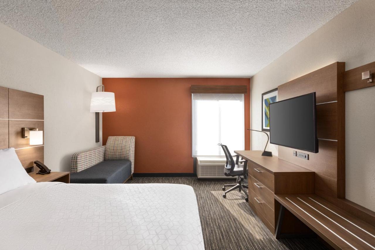 Holiday Inn Express Vero Beach-West I-95 By Ihg Bagian luar foto