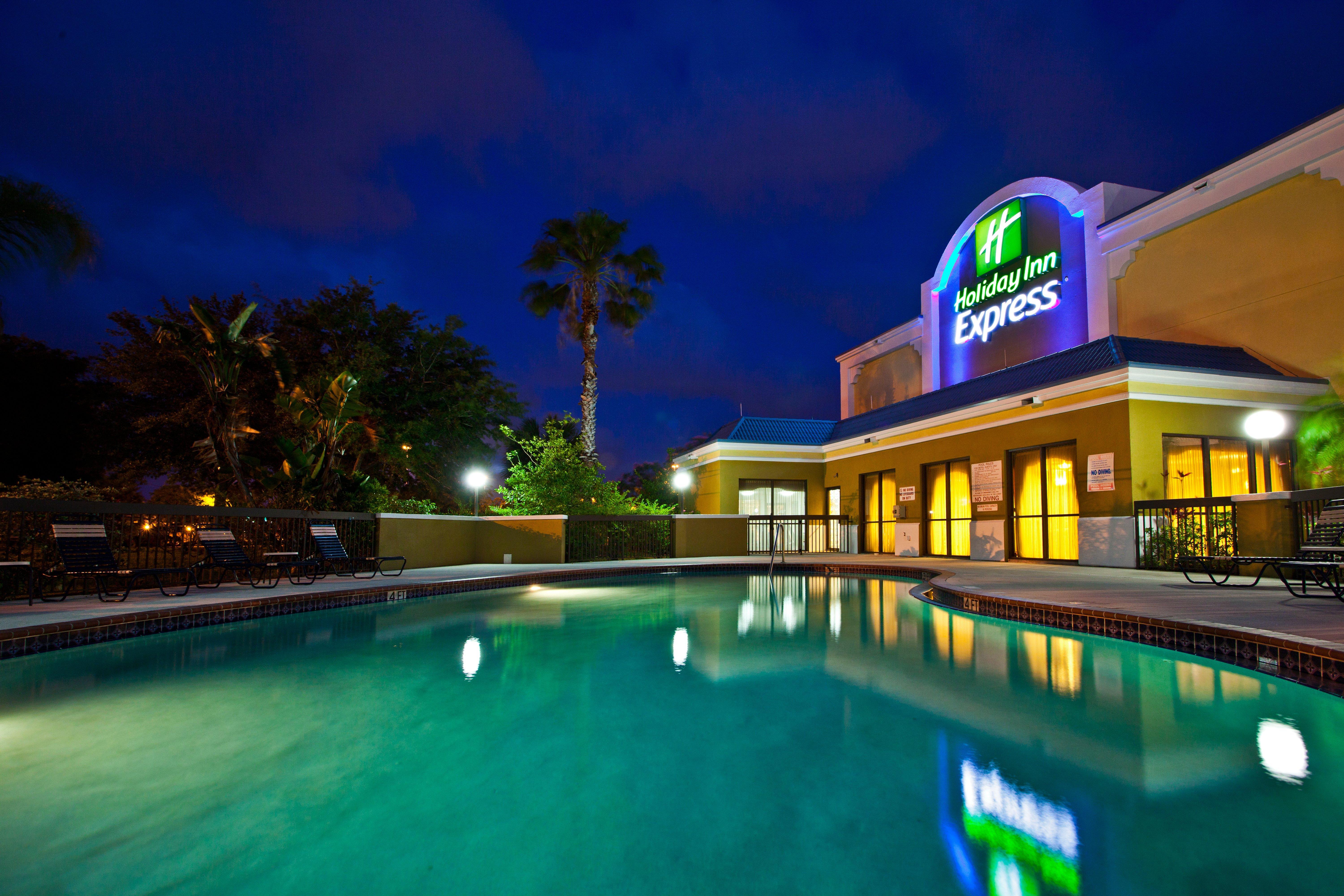 Holiday Inn Express Vero Beach-West I-95 By Ihg Bagian luar foto