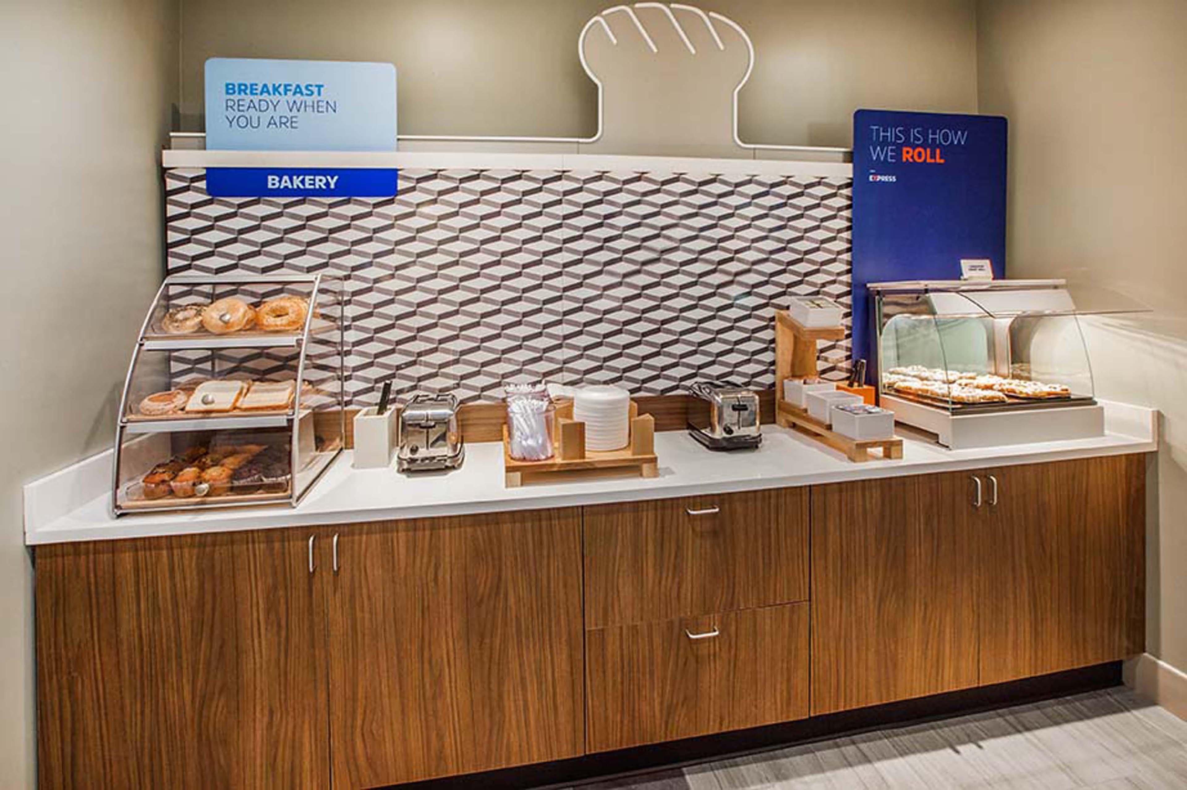 Holiday Inn Express Vero Beach-West I-95 By Ihg Bagian luar foto