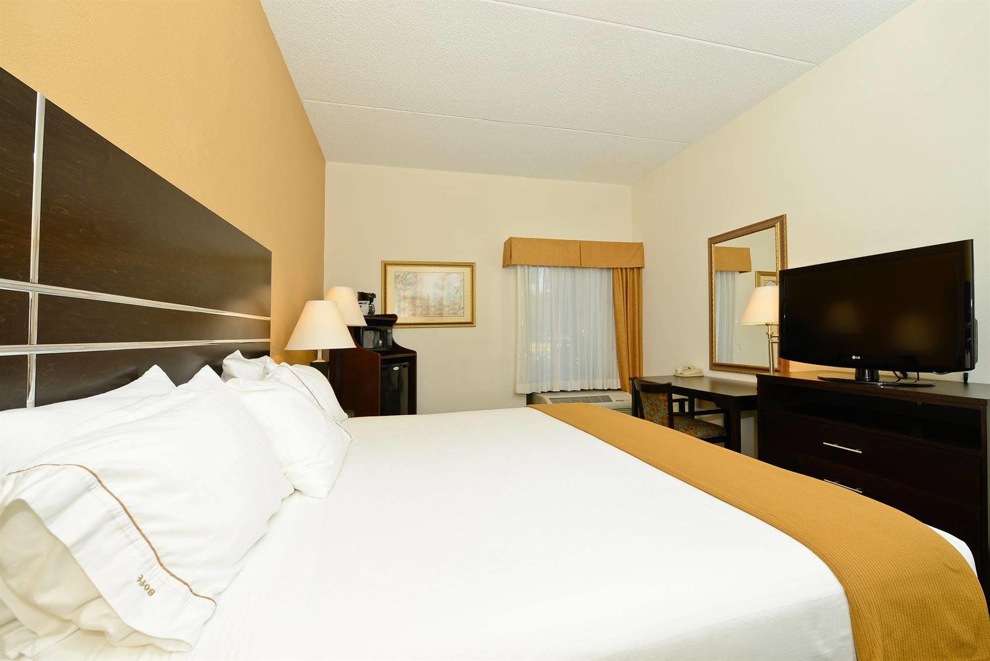 Holiday Inn Express Vero Beach-West I-95 By Ihg Bagian luar foto
