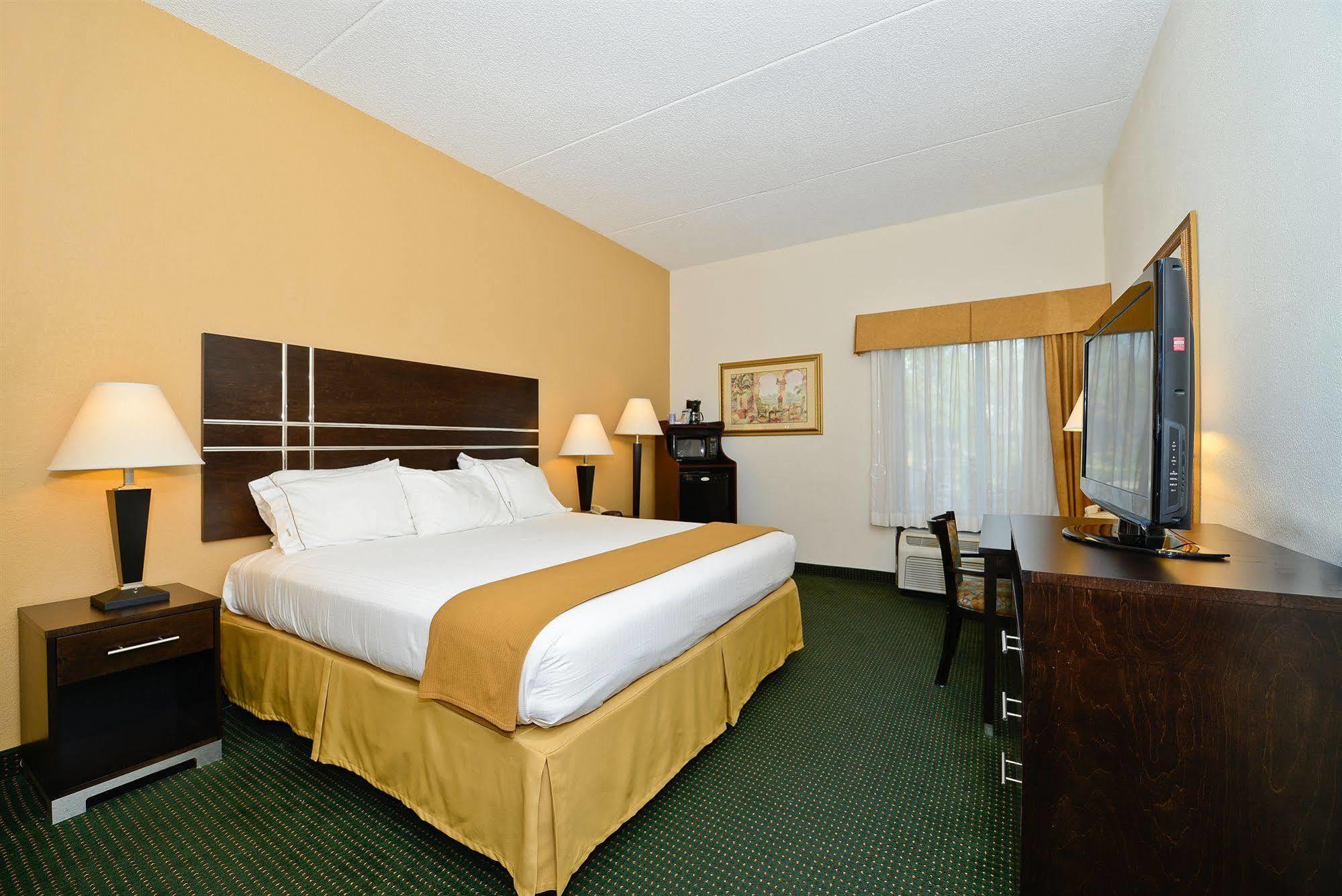 Holiday Inn Express Vero Beach-West I-95 By Ihg Bagian luar foto