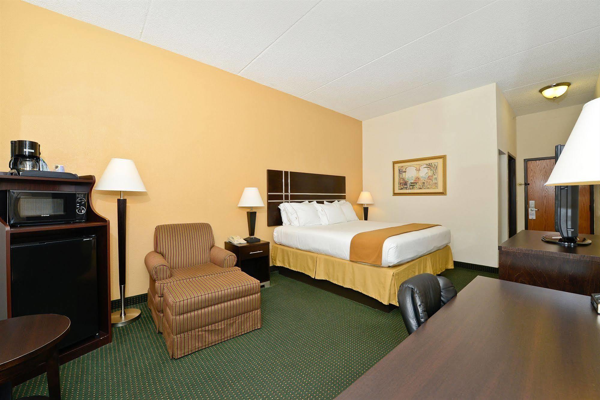 Holiday Inn Express Vero Beach-West I-95 By Ihg Bagian luar foto