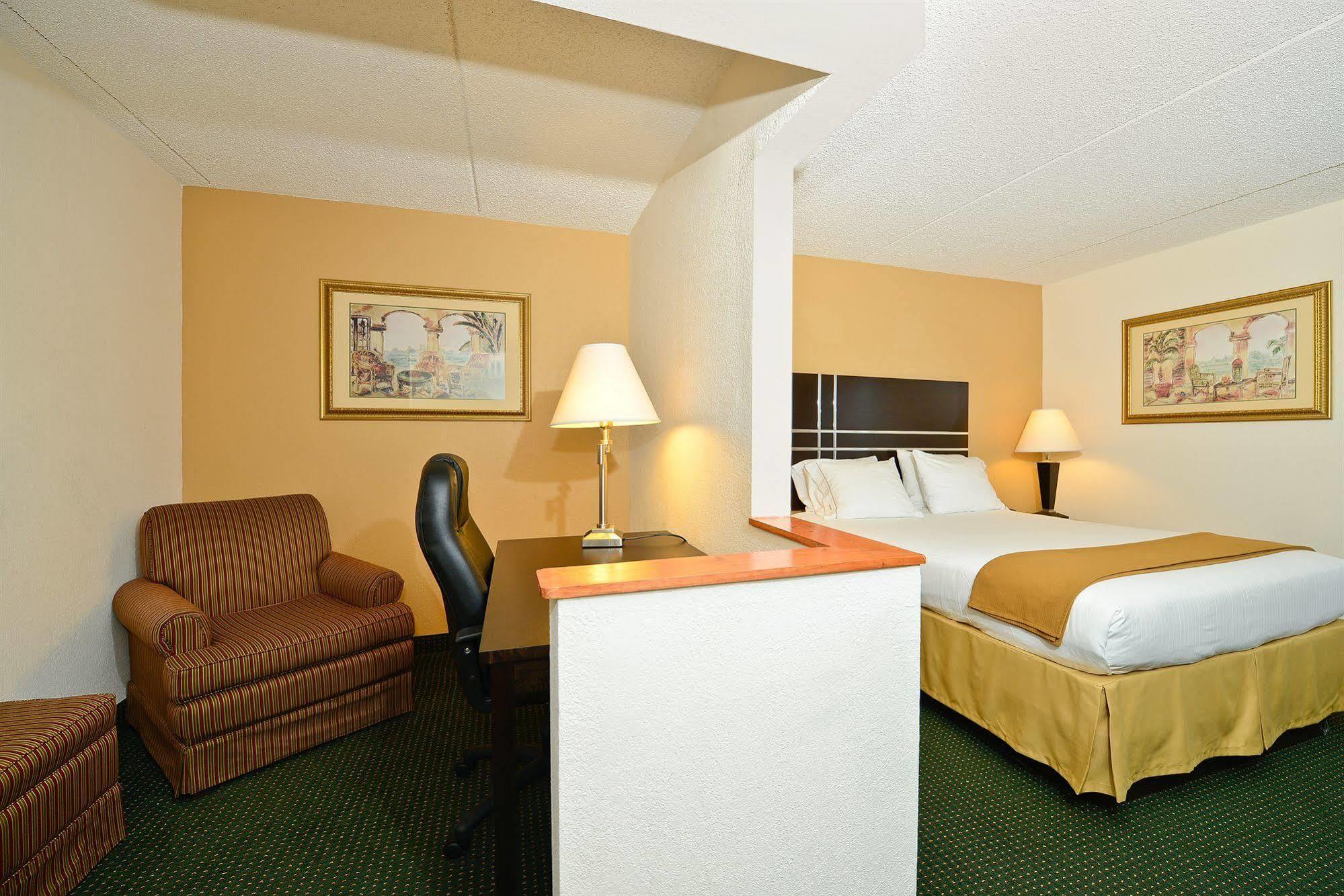 Holiday Inn Express Vero Beach-West I-95 By Ihg Bagian luar foto