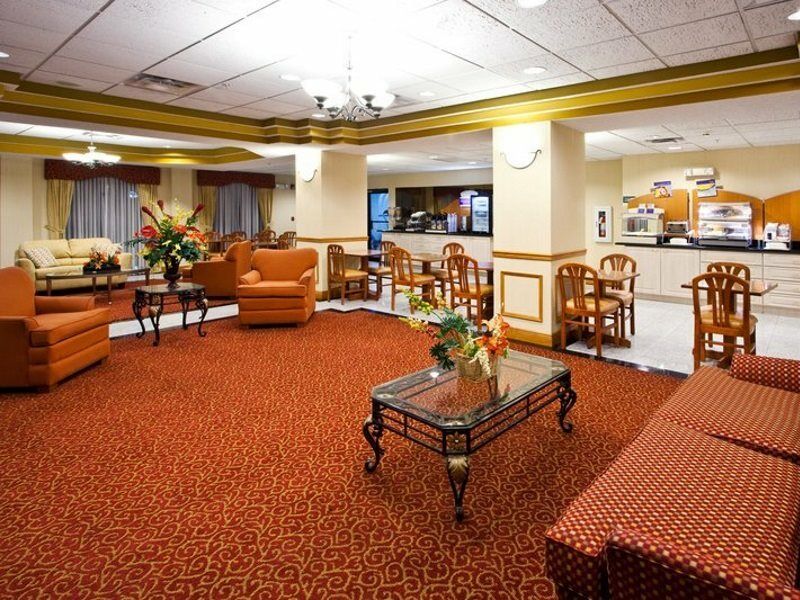 Holiday Inn Express Vero Beach-West I-95 By Ihg Bagian luar foto
