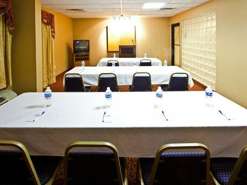 Holiday Inn Express Vero Beach-West I-95 By Ihg Bagian luar foto