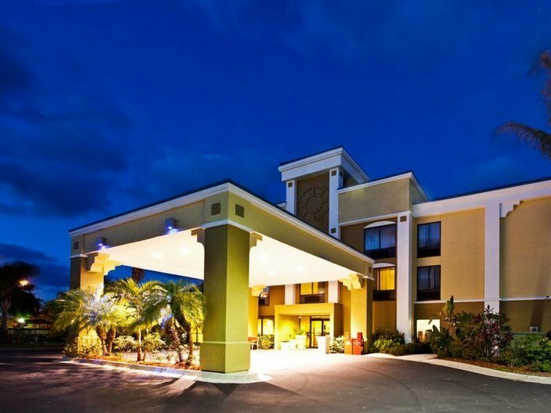 Holiday Inn Express Vero Beach-West I-95 By Ihg Bagian luar foto